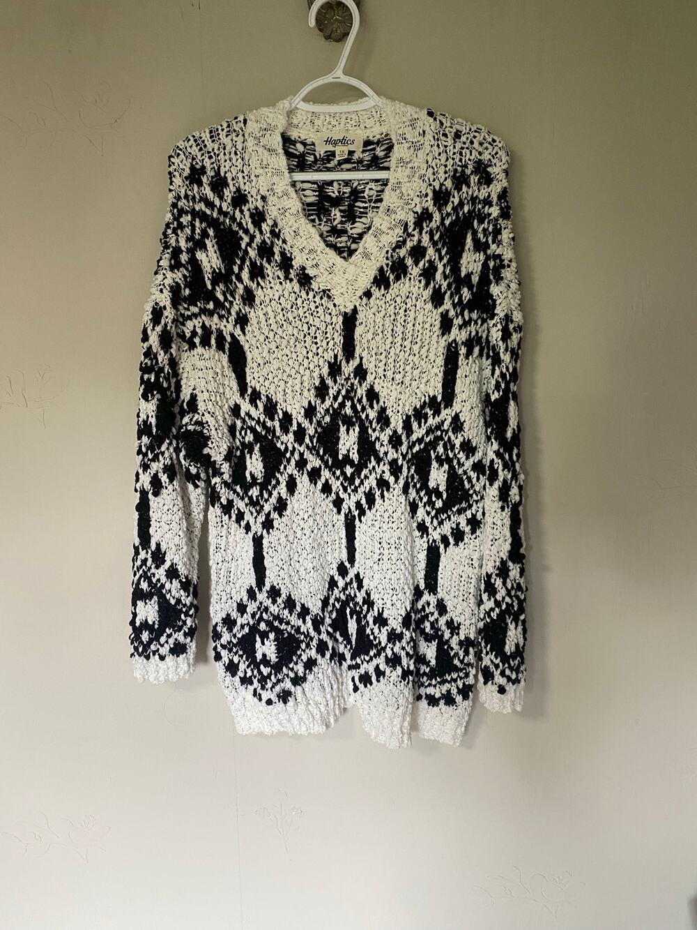 Haptics Black & White Southwestern Chunky Knit Oversized V Neck Sweater 1X